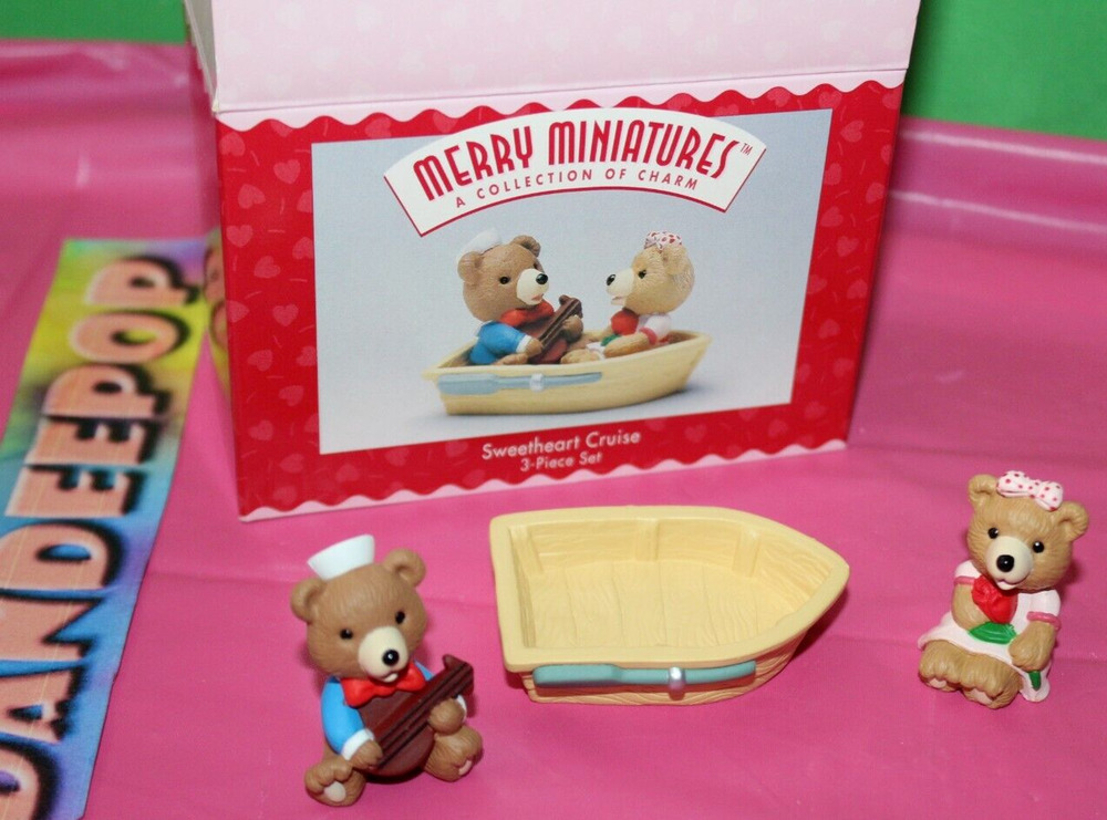 Hallmark Merry Miniatures Sweetheart Cruise 3 Piece Set Holidays 1996 QSM8004